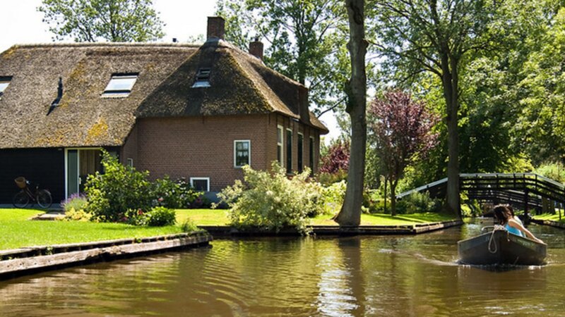 Giethoorn: Das idyllische Inseldorf in den Niederlanden