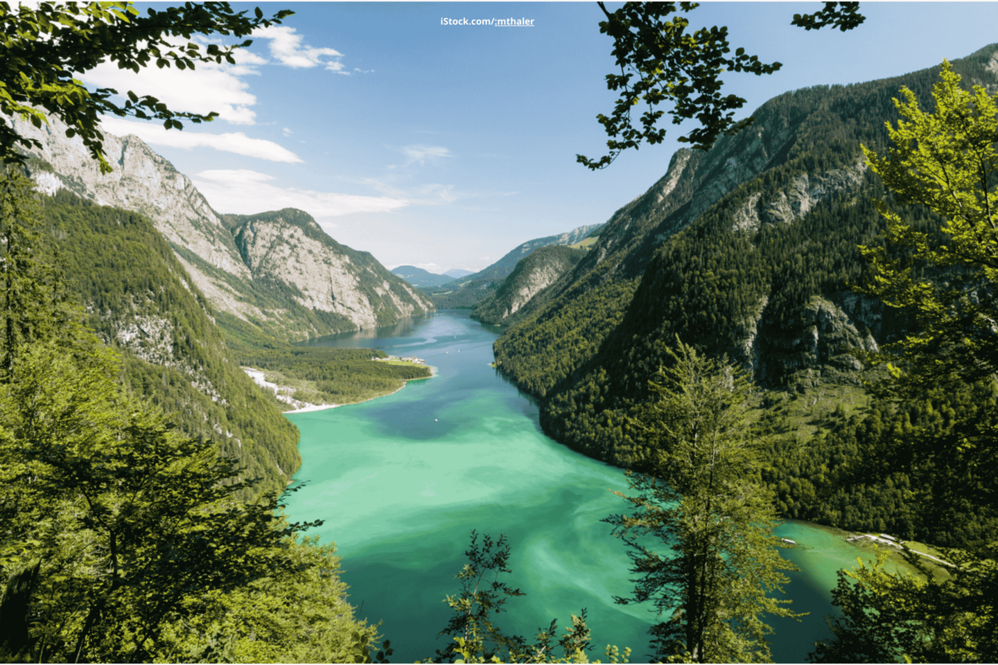 Das Foto zeigt den Königssee bei Berchtesgaden in Deutschland.